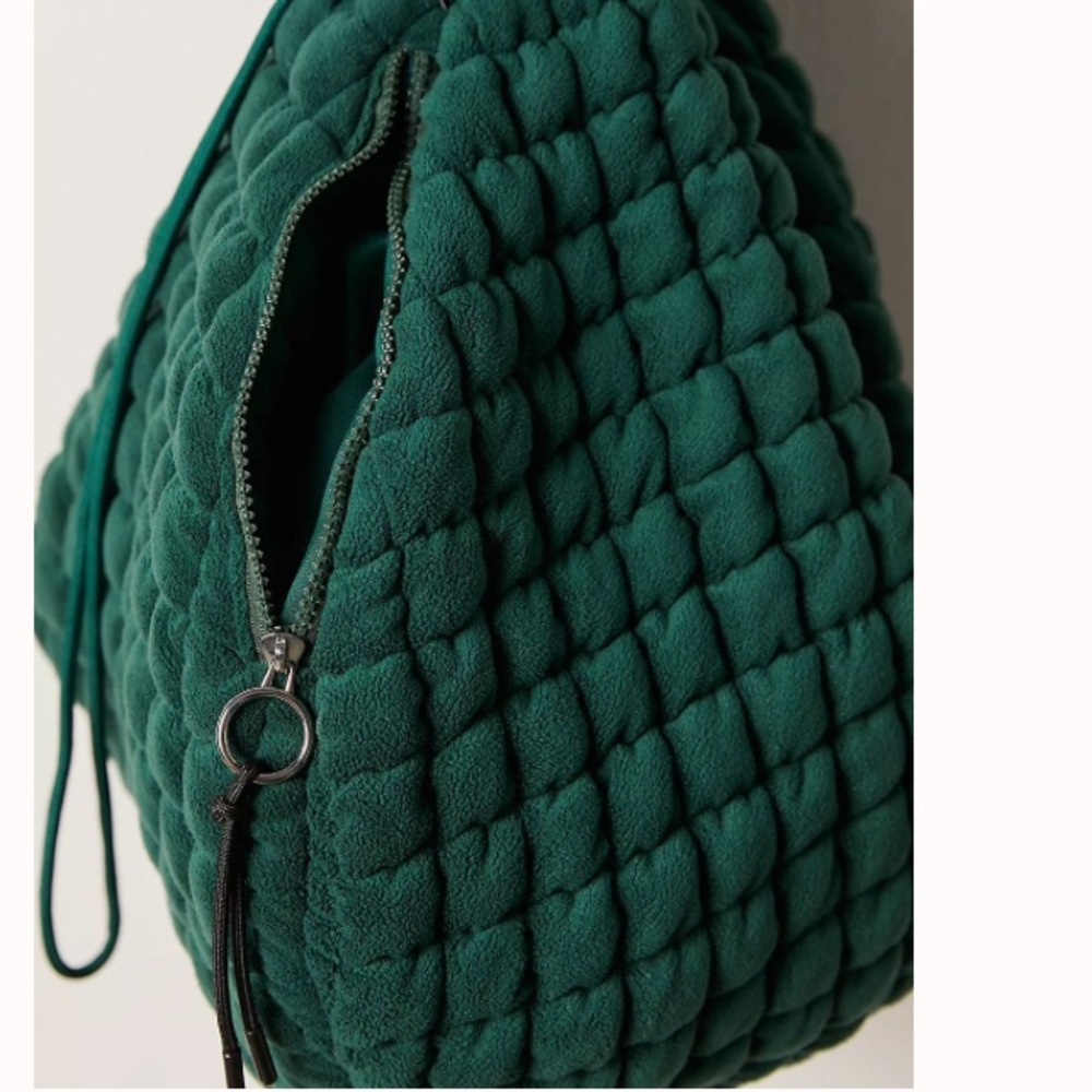 NWT Free People Pucker Up Fleece Carryall - Picture 3 of 8